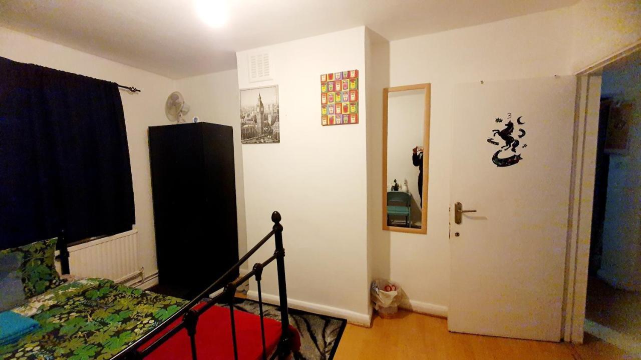 Merciful King Room, In Zone 2-3 لندن المظهر الخارجي الصورة